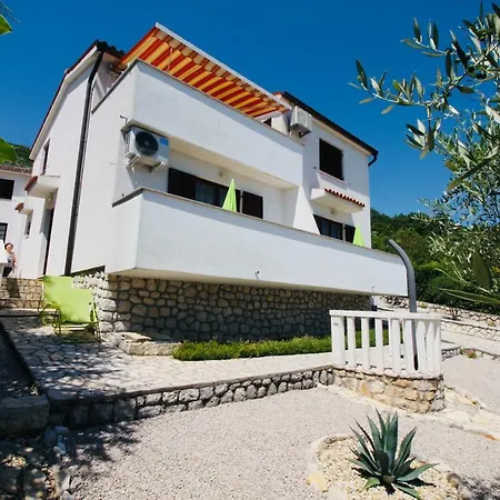 Charming Vesna Ravni Apartment *