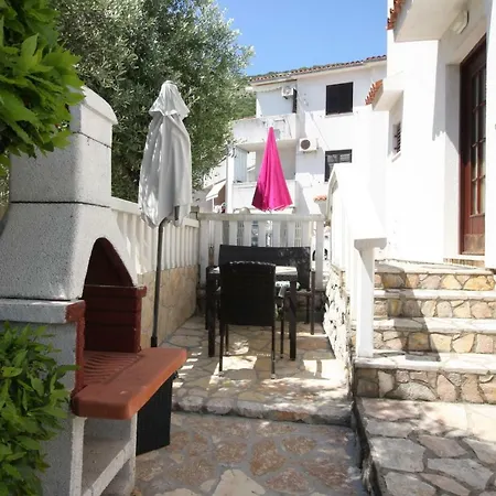 Charming Vesna Ravni * Labin (Istria)
